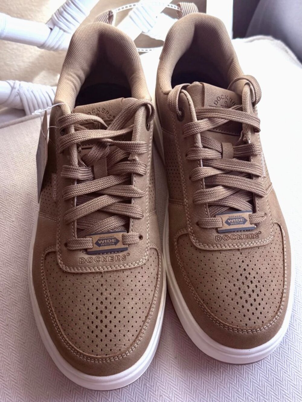 Dockers Comfort Flex Court Men's Tan Lightweight Sneakers Size 10 W NWT